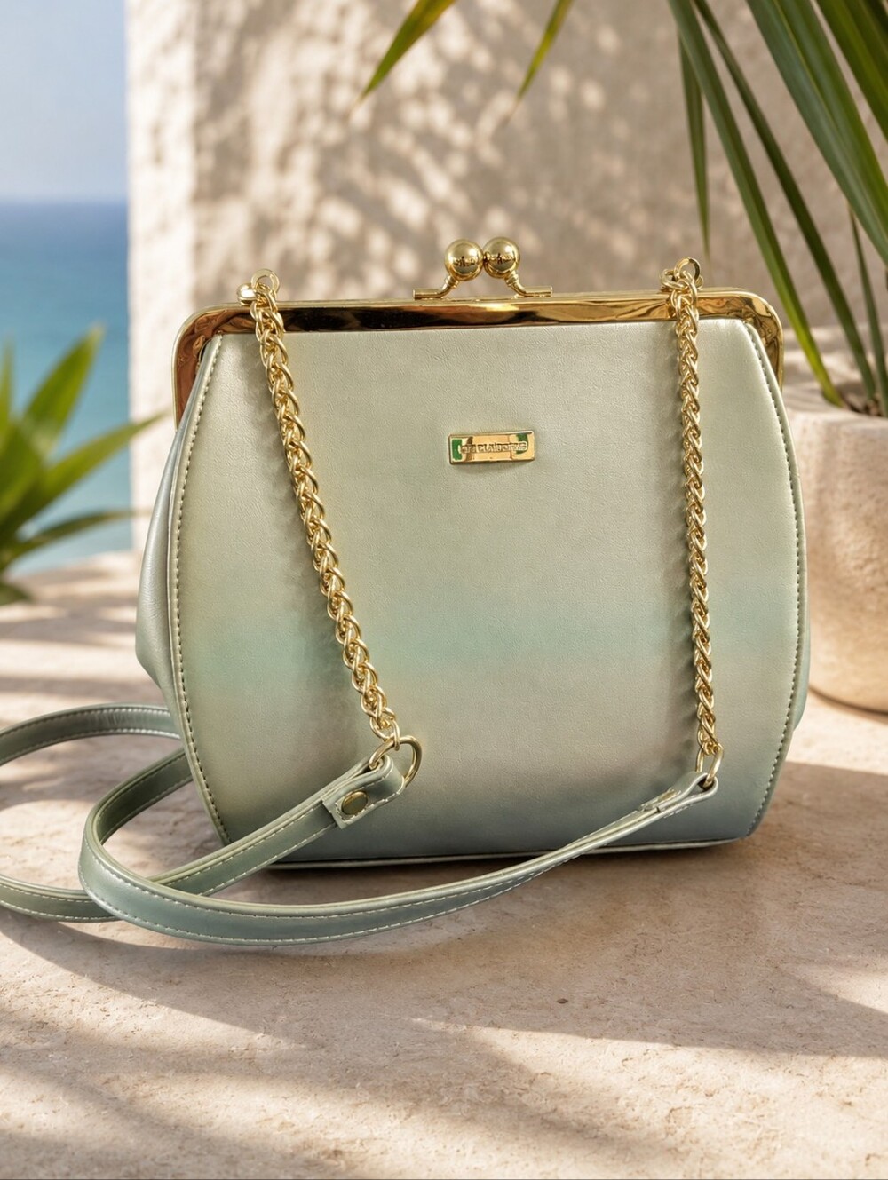 Kiss Lock Iridescent Cream Crossbody Bag Liz Claiborne Gold Chain Purse